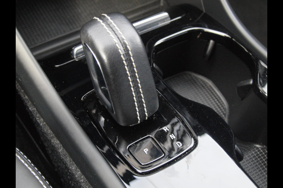 Volvo XC40 Recharge P8 AWD R-Design | Camera | Warmtepomp | Apple Carplay | Cruise Control |