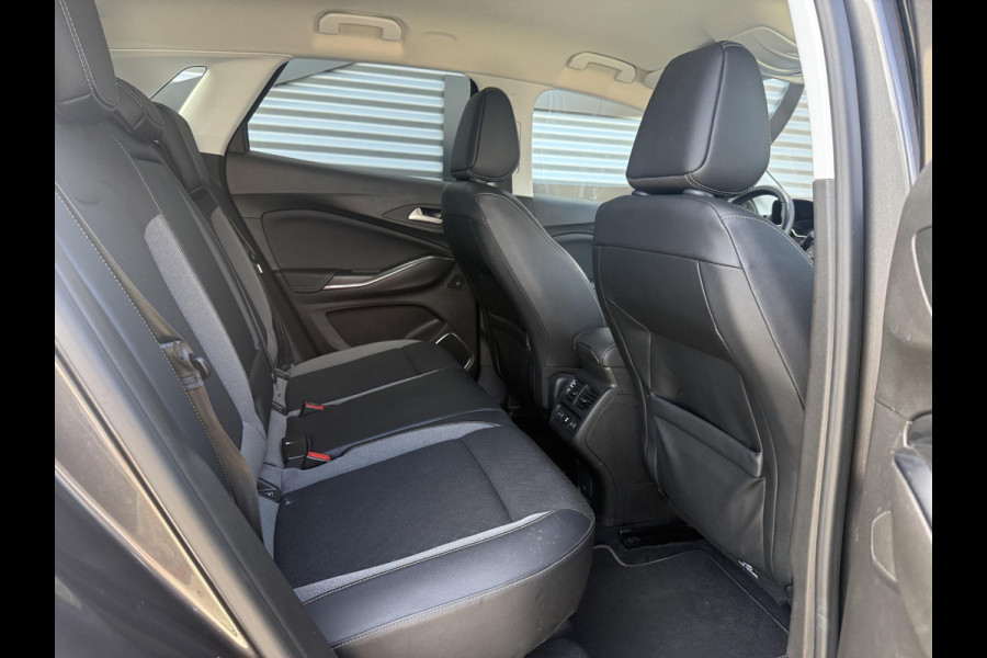 Opel Grandland X 1.2 Turbo Ultimate Navi|Camera|Carplay|Clima|Stoelverw V+A|Cruise|D-riem v.v in 2025|Trekhaak|N.A.P|APK tot 05-2027