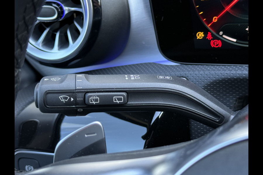 Mercedes-Benz A-Klasse 180 Business Solution AMG | Pano | CarPlay | Ambient Light | Camera | 18 inch