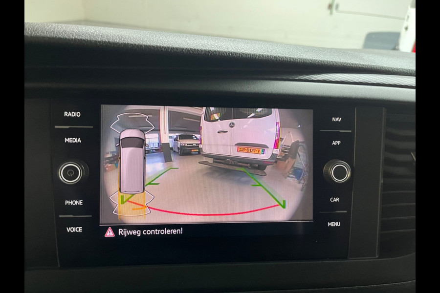 Volkswagen Transporter Automaat DSG Servicewagen 2.0 TDI 150pk L2H1 3Persoons Sortimo Inrichting, Airco, Navigatie, RIJKLAARPRIJS!
