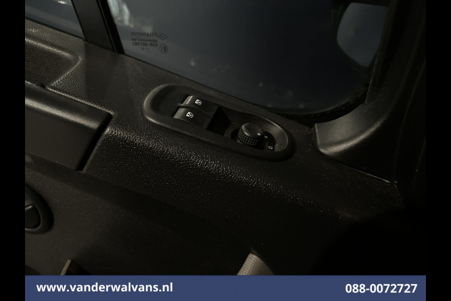 Opel Movano 2.3 CDTI 145pk L2H2 Euro6 Airco | Imperiaal | Trap | Camera | Navigatie | 2500kg Trekhaak Cruisecontrol, Parkeersensoren, Bijrijdersbank