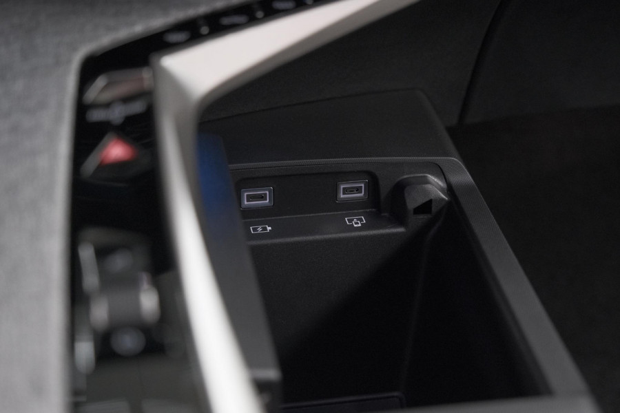 Peugeot 5008 1.2 Hybrid 136 GT | Adaptieve Cruise Control | Camera | Elektrische Kofferklep | Stoelverwarming