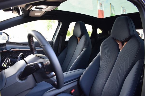 CUPRA Tavascan Adrenaline 82 kWh | SOH: 99,8% | Warmtepomp | Stuur- en Stoelverw.| HUD | Pano