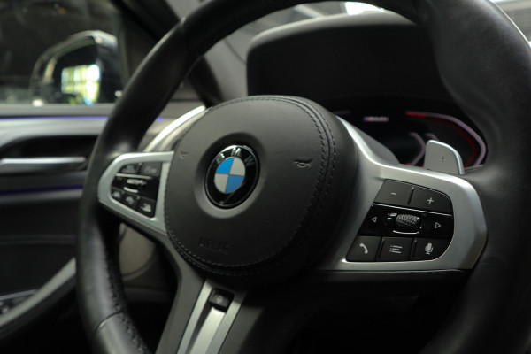 BMW X4 M40i HUD Panodak 360° Harman K Leer ACC Navi Keyless Entry & Go Elektr. uitklapbare trekhaak Elektr. bedienbare achterklep Memory seats Climate voor & achter PDC Zwarte hemelbekleding 21 inch LM v