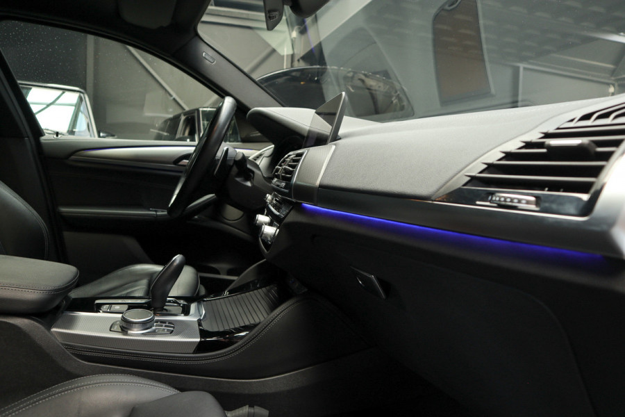 BMW X4 M40i HUD Panodak 360° Harman K Leer ACC Navi Keyless Entry & Go Elektr. uitklapbare trekhaak Elektr. bedienbare achterklep Memory seats Climate voor & achter PDC Zwarte hemelbekleding 21 inch LM v