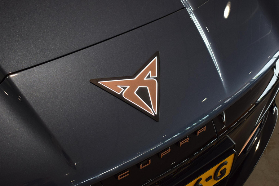CUPRA Tavascan Adrenaline 82 kWh | SOH: 99,8% | Warmtepomp | Stuur- en Stoelverw.| HUD | Pano