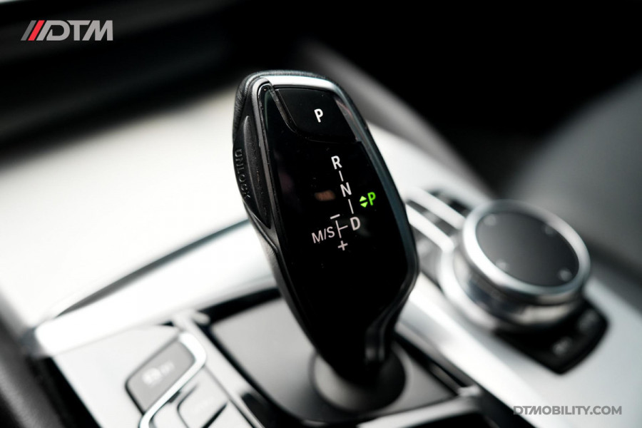 BMW 5 Serie 530e High Executive | Schuifdak | Adaptief cruise
