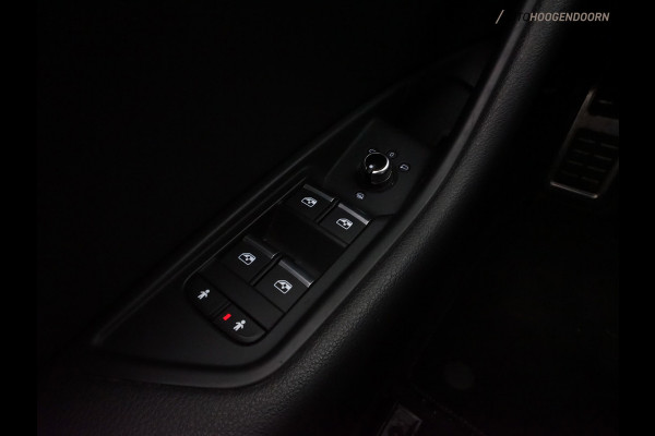 Audi A4 Avant 35 TFSI Sport 3x S line (PREMIUM KLEUR,TREKHAAK,STOELVERWARMING,PARKEERSENSOREN,NAVIGATIE,CRUISE,LED,TOPCONDITIE)