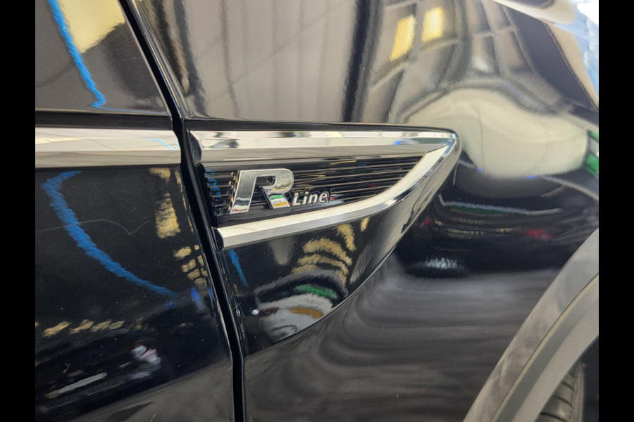 Volkswagen T-Cross 1.0 TSI Style Business R VCP Stoelverwarming Navigatie 24 Maanden garantie* (Vraag naar de voorwaarden)