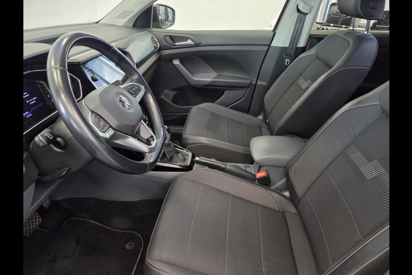Volkswagen T-Cross 1.0 TSI Style Business R VCP Stoelverwarming Navigatie 24 Maanden garantie* (Vraag naar de voorwaarden)