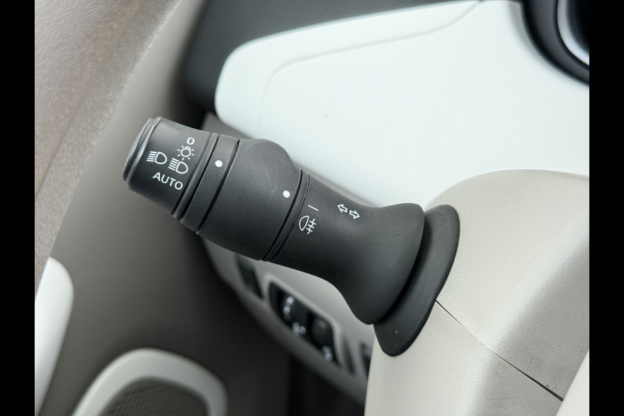 Renault ZOE R90 Life 41kWh Koop Accu! Navi Ecc Apple Carplay Android Auto Cruise Control Pdc Keyless Bluetooth Led Regen-Lichtsensor Isofix Eigen Accu ! SOH 85% Origineel Nederlandse Auto