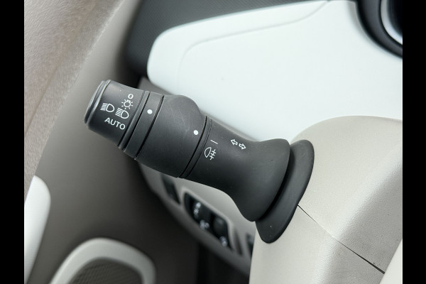 Renault ZOE R90 Life 41kWh Koop Accu! Navi Ecc Apple Carplay Android Auto Cruise Control Pdc Keyless Bluetooth Led Regen-Lichtsensor Isofix Eigen Accu ! SOH 85% Origineel Nederlandse Auto
