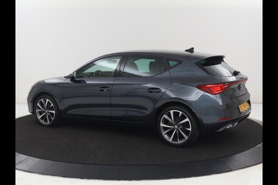 Seat Leon 1.4 TSI eHybrid PHEV FR | SOH 91,2% | Stoelverwarming | Adaptive cruise | Navigatie | Sfeerverlichting | Keyless | Stuurverwarming | Camera | 18'' | Full LED | Digital Cockpit | Plug In
