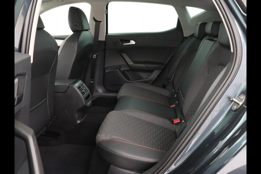 Seat Leon 1.4 TSI eHybrid PHEV FR | SOH 91,2% | Stoelverwarming | Adaptive cruise | Navigatie | Sfeerverlichting | Keyless | Stuurverwarming | Camera | 18'' | Full LED | Digital Cockpit | Plug In