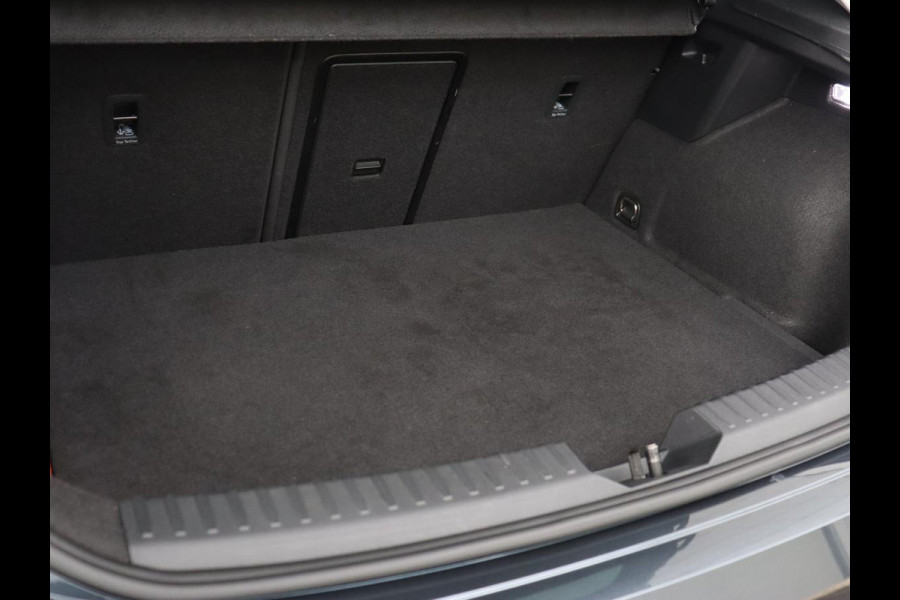 Seat Leon 1.4 TSI eHybrid PHEV FR | SOH 91,2% | Stoelverwarming | Adaptive cruise | Navigatie | Sfeerverlichting | Keyless | Stuurverwarming | Camera | 18'' | Full LED | Digital Cockpit | Plug In