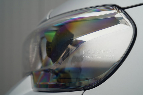 Peugeot Expert 231L 2.0 BlueHDI 180 DC Premium Pack / 5 Pers. / Head-Up / Xenon / Navi / Trekhaak / Automaat