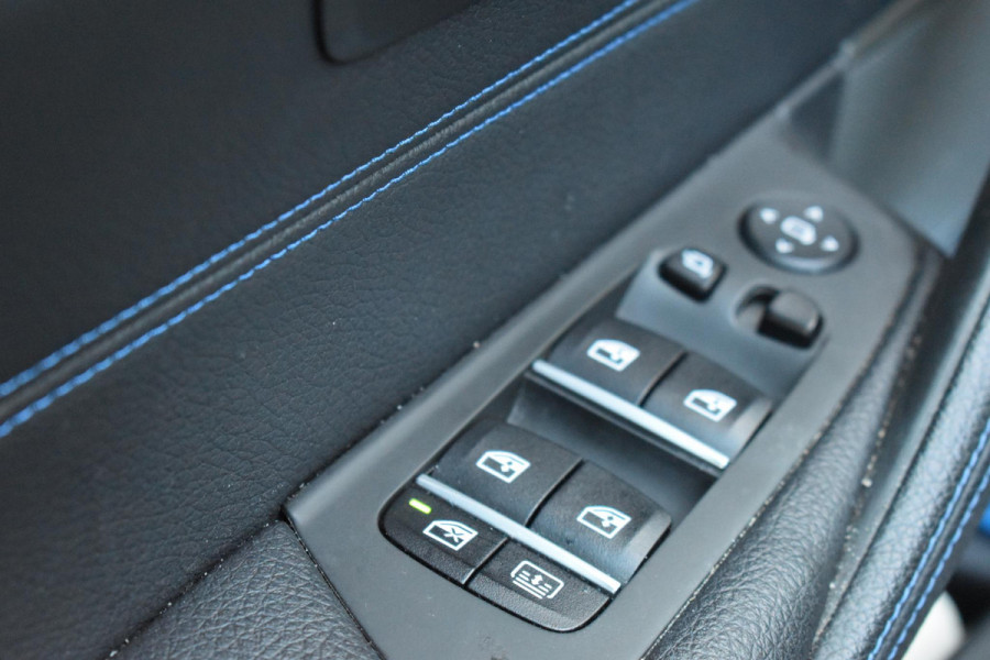 BMW 5 Serie 530e Business Edition Plus M-Pakket HUD Pano Kuipstoelen ACC H&K