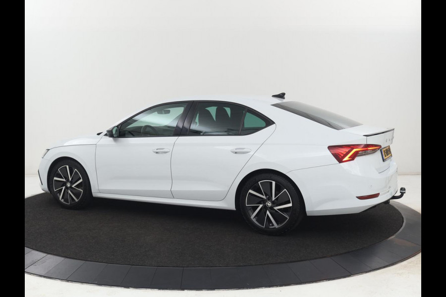 Škoda Octavia 1.0 e-TSI Sport | Adaptive cruise | Carplay | Side Assist | Sportstoelen | Stuurverwarming | Trekhaak | Navigatie | Parkeerhulp | Full LED | 18'' | Digital Cockpit | Climate control | Bluetooth