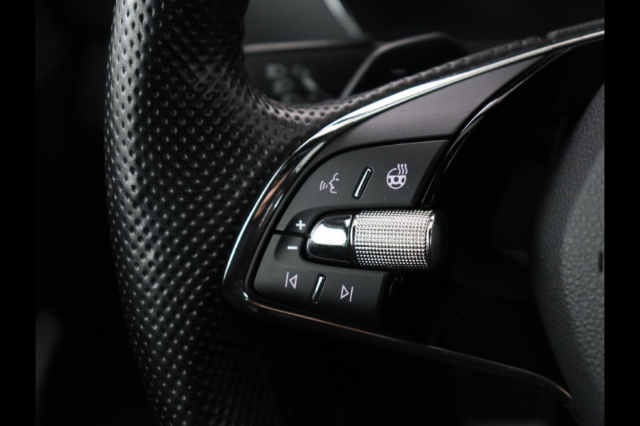 Škoda Octavia 1.0 e-TSI Sport | Adaptive cruise | Carplay | Side Assist | Sportstoelen | Stuurverwarming | Trekhaak | Navigatie | Parkeerhulp | Full LED | 18'' | Digital Cockpit | Climate control | Bluetooth