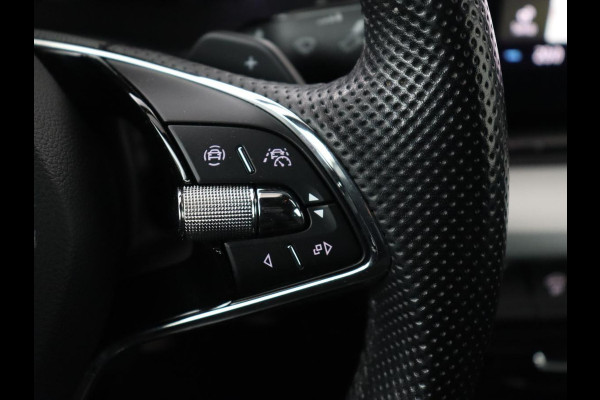 Škoda Octavia 1.0 e-TSI Sport | Adaptive cruise | Carplay | Side Assist | Sportstoelen | Stuurverwarming | Trekhaak | Navigatie | Parkeerhulp | Full LED | 18'' | Digital Cockpit | Climate control | Bluetooth