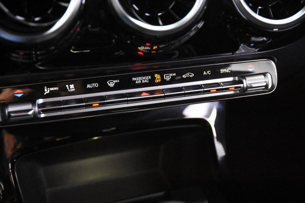 Mercedes-Benz CLA-Klasse 180 SB *1ste Eigenaar*Leer*Navigatie*Stoelverwarming*