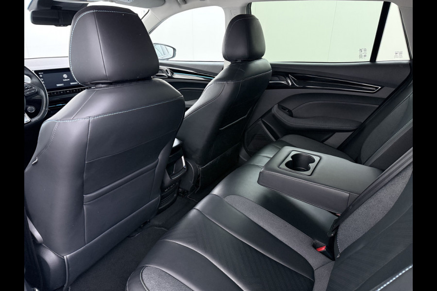 MG Mg5 electric Luxury 50kWh SOH 87% Leder+Verwarmd Adap.Cruise 360°Camera Navi Ecc Apple Carpay Android Auto Pdc Led Elek.Stoel Privacy Glas Lmv 17" DAB Isofix Origineel Nederlandse Auto