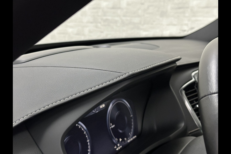 Volvo XC90 2.0 T8 Twin Engine AWD R-Design | 360 Camera | Panorama | Pilot-Assist | Head-Up | Memory | Keyless-Entry | 4-Zone Clima | Stoelverwarming V+A | Full-LED | Zonwering | Getint Glas | Zwarte Hemel | Dodehoek | Stuurverwarming |