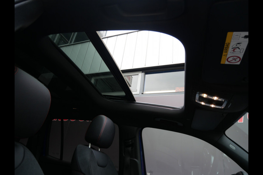 Mercedes-Benz Glb 200 AMG PREMIUM PLUS | PANORAMA | WIDESCREEN | MULTIBEAM | TREKHAAK | 360 CAMERA | NL-AUTO!!