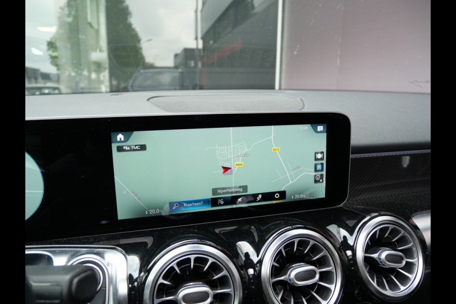Mercedes-Benz Glb 200 AMG PREMIUM PLUS | PANORAMA | WIDESCREEN | MULTIBEAM | TREKHAAK | 360 CAMERA | NL-AUTO!!