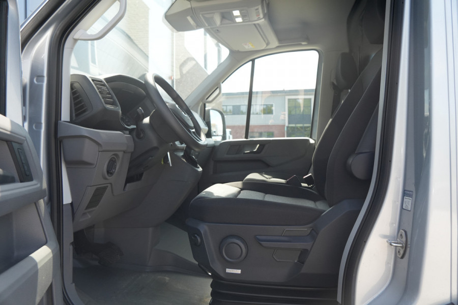 Volkswagen Crafter 35 2.0 TDI L4H3 140pk Automaat - ACC - LED - Geveerde Stoel - Carplay - Camera - Betimmering - Rijklaar