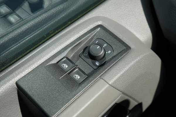 Volkswagen Crafter 35 2.0 TDI L4H3 140pk Automaat - ACC - LED - Geveerde Stoel - Carplay - Camera - Betimmering - Rijklaar