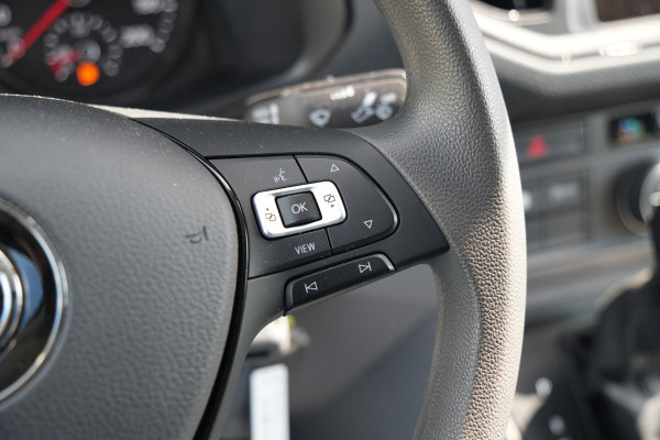 Volkswagen Crafter 35 2.0 TDI L4H3 140pk Automaat - ACC - LED - Geveerde Stoel - Carplay - Camera - Betimmering - Rijklaar