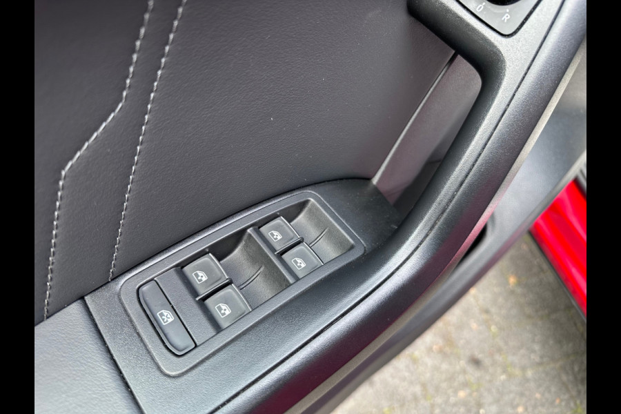 Seat Ateca 1.5 TSI FR Business Intense 360 CAM /NAP / VIRTUAL / DCC / EBD