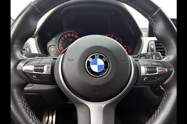 BMW 3 Serie Touring 318i M Sport Corporate Lease Automaat (GROOT-NAVIGATIE, TREKHAAK, STOELVERWARMING, LED, GOED ONDERHOUDEN)
