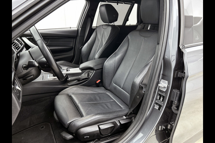 BMW 3 Serie Touring 318i M Sport Corporate Lease Automaat (GROOT-NAVIGATIE, TREKHAAK, STOELVERWARMING, LED, GOED ONDERHOUDEN)