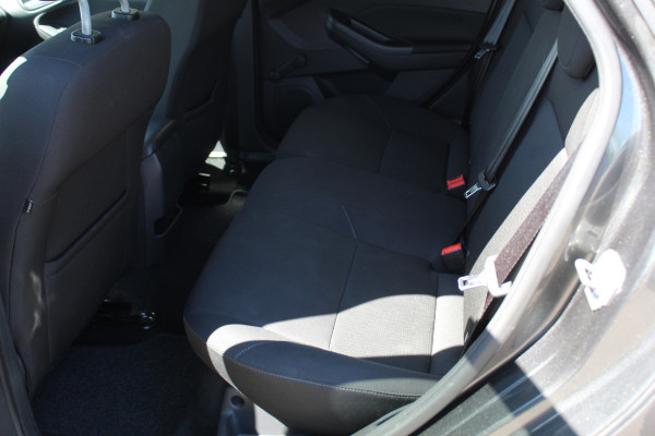 Ford FOCUS Wagon 1.0 Lease Edition , 125pk Airco , Cruise, Trekhaak ,Stoel,Stuur en Voorruitverwarming LM velgen , Bluetooth , Navigatie