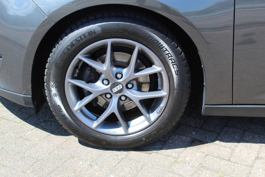 Ford FOCUS Wagon 1.0 Lease Edition , 125pk Airco , Cruise, Trekhaak ,Stoel,Stuur en Voorruitverwarming LM velgen , Bluetooth , Navigatie