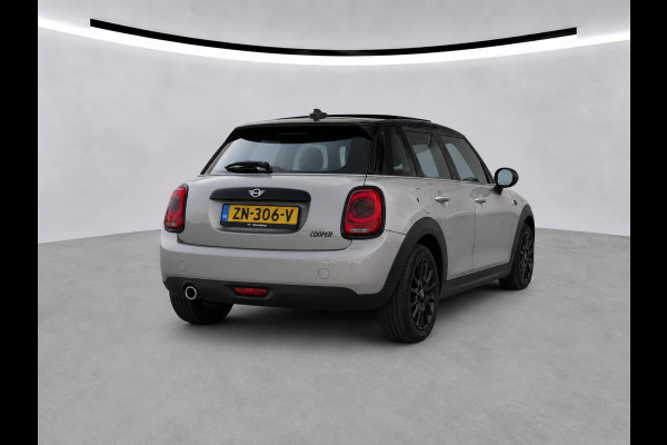 MINI Mini 1.5 Cooper Pepper | Panoramadak | Cruise Control | Apple Carplay | Navigatie | Climate Control | NAP | Dealer Onderhouden | Keyless | Automaat