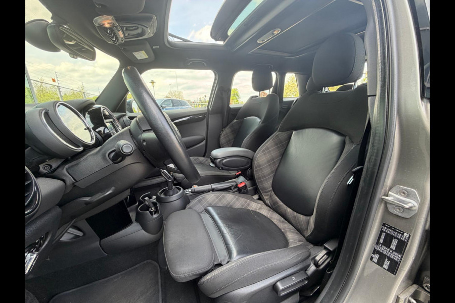 MINI Mini 1.5 Cooper Pepper | Panoramadak | Cruise Control | Apple Carplay | Navigatie | Climate Control | NAP | Dealer Onderhouden | Keyless | Automaat