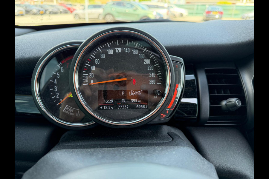 MINI Mini 1.5 Cooper Pepper | Panoramadak | Cruise Control | Apple Carplay | Navigatie | Climate Control | NAP | Dealer Onderhouden | Keyless | Automaat