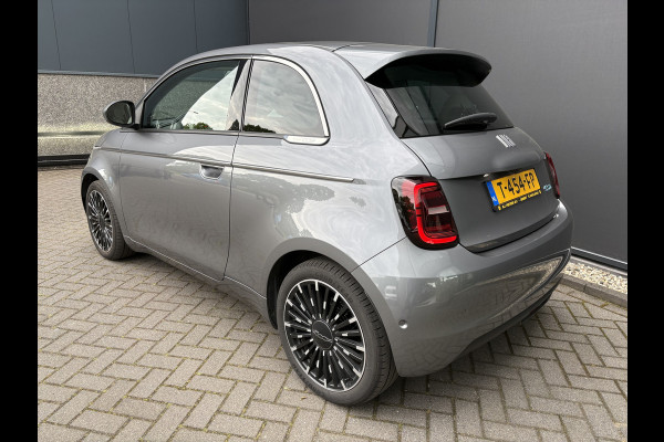 Fiat 500 La Prima by bocelli 42 kWh full option Achteruitrijcamera - Airco - Apple carplay - Navigatie - Parkeersensoren - Panorama dak - Stoelverwarming - Cruise control - Dodehoek detector - Elektrische ramen - Led verlichting - Bluetoot - Keyless start - Stuur leder - Stuur multifunctioneel - Licht metalen velgen 17 inch