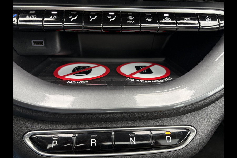 Fiat 500 La Prima by bocelli 42 kWh full option Achteruitrijcamera - Airco - Apple carplay - Navigatie - Parkeersensoren - Panorama dak - Stoelverwarming - Cruise control - Dodehoek detector - Elektrische ramen - Led verlichting - Bluetoot - Keyless start - Stuur leder - Stuur multifunctioneel - Licht metalen velgen 17 inch