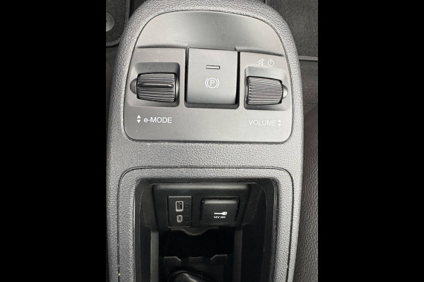 Fiat 500 La Prima by bocelli 42 kWh full option Achteruitrijcamera - Airco - Apple carplay - Navigatie - Parkeersensoren - Panorama dak - Stoelverwarming - Cruise control - Dodehoek detector - Elektrische ramen - Led verlichting - Bluetoot - Keyless start - Stuur leder - Stuur multifunctioneel - Licht metalen velgen 17 inch