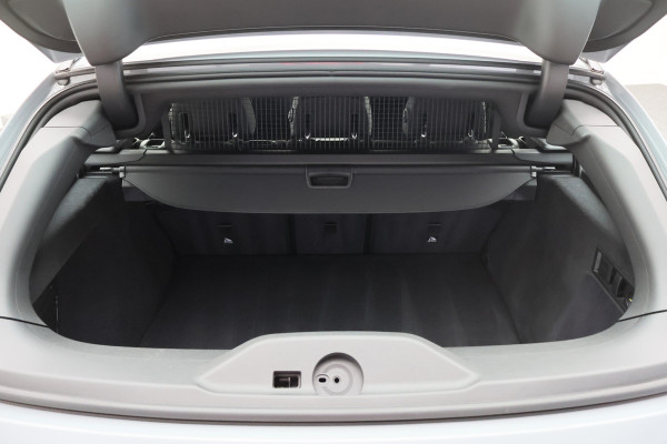 BMW 3 Serie Touring 320e M Sport Leder/Alcantara, Virtual Cockpit, LED, Elek. trekhaak, Apple Carplay, 18"