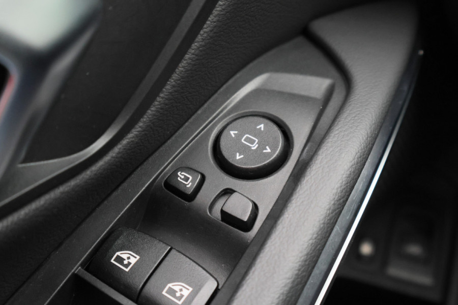 BMW 3 Serie Touring 320e M Sport Leder/Alcantara, Virtual Cockpit, LED, Elek. trekhaak, Apple Carplay, 18"