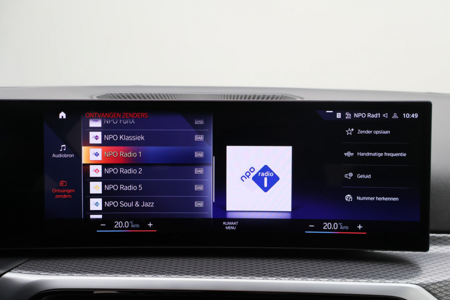 BMW 3 Serie Touring 320e M Sport Leder/Alcantara, Virtual Cockpit, LED, Elek. trekhaak, Apple Carplay, 18"
