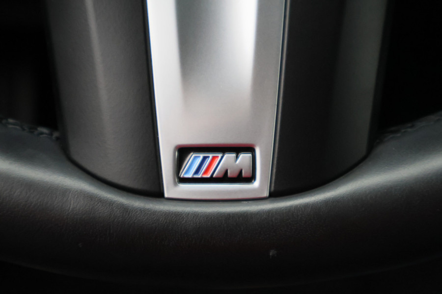 BMW 3 Serie Touring 320e M Sport Leder/Alcantara, Virtual Cockpit, LED, Elek. trekhaak, Apple Carplay, 18"