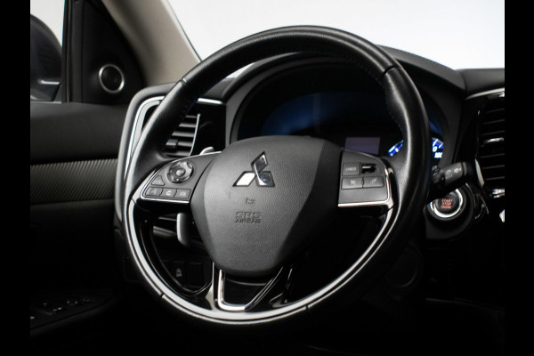 Mitsubishi Outlander 2.0 Instyle Sport (APPLE CARPLAY,NAVI,CAMERA,360 VIEW,STOEL/STUUR VERWARMING,CLIMATE,CRUISE,LM VELGEN)
