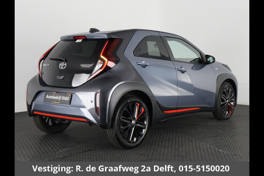 Toyota Aygo X 1.0 VVT-i S-CVT Undercover Jun Takahashi | JBL-Audio | Stoelverwarming | Parkeersensoren voor & achter |