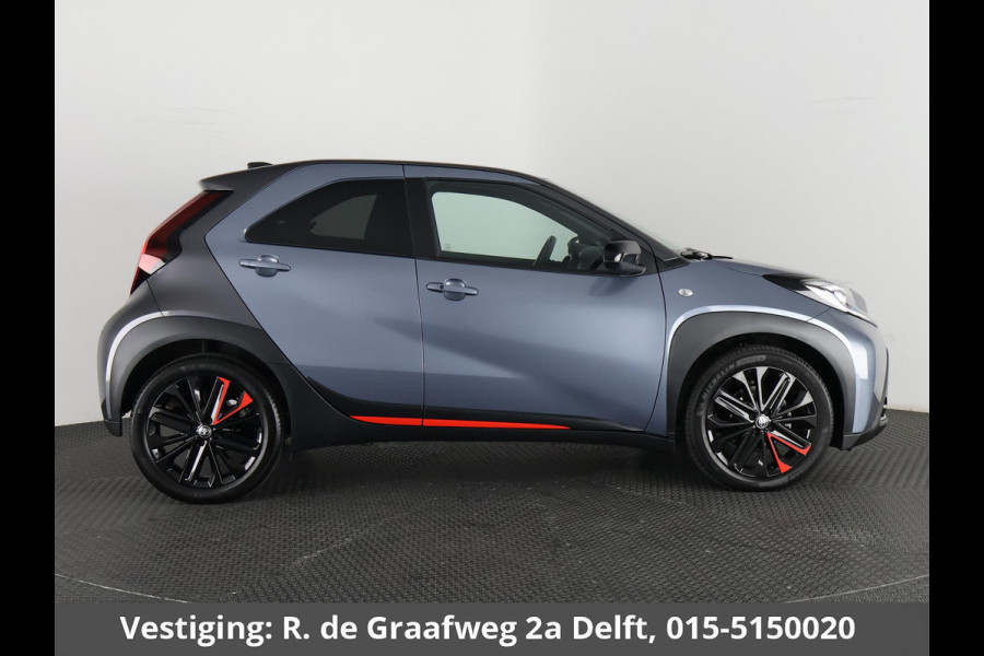 Toyota Aygo X 1.0 VVT-i S-CVT Undercover Jun Takahashi | JBL-Audio | Stoelverwarming | Parkeersensoren voor & achter |